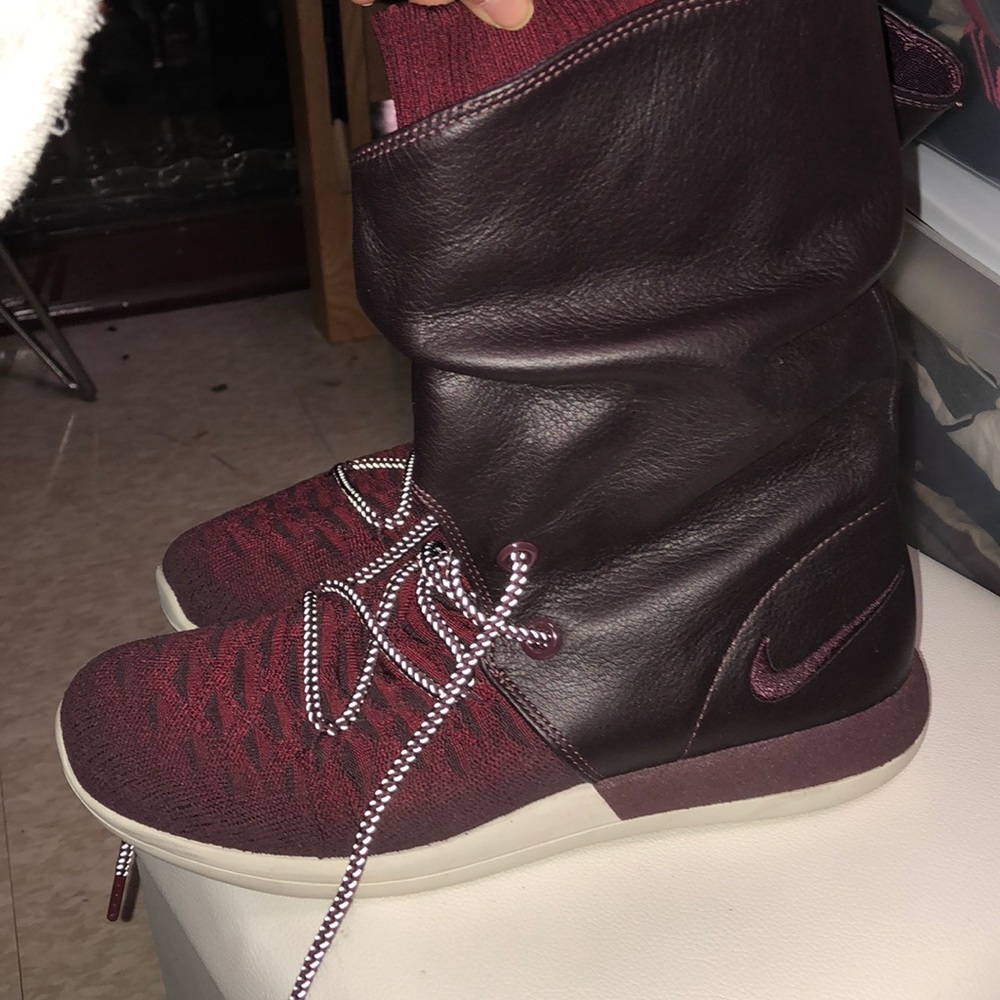 Burgundy sneaker with leather boot insert